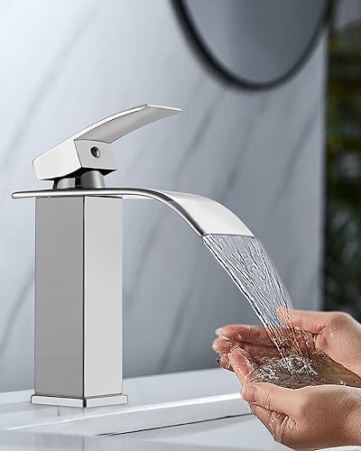 Wastafelkraan, badkamerkraan, kraan voor wastafel, waterval-badkamerkraan in chroom, geschikt voor koud en warm water, met aantrekkelijk design