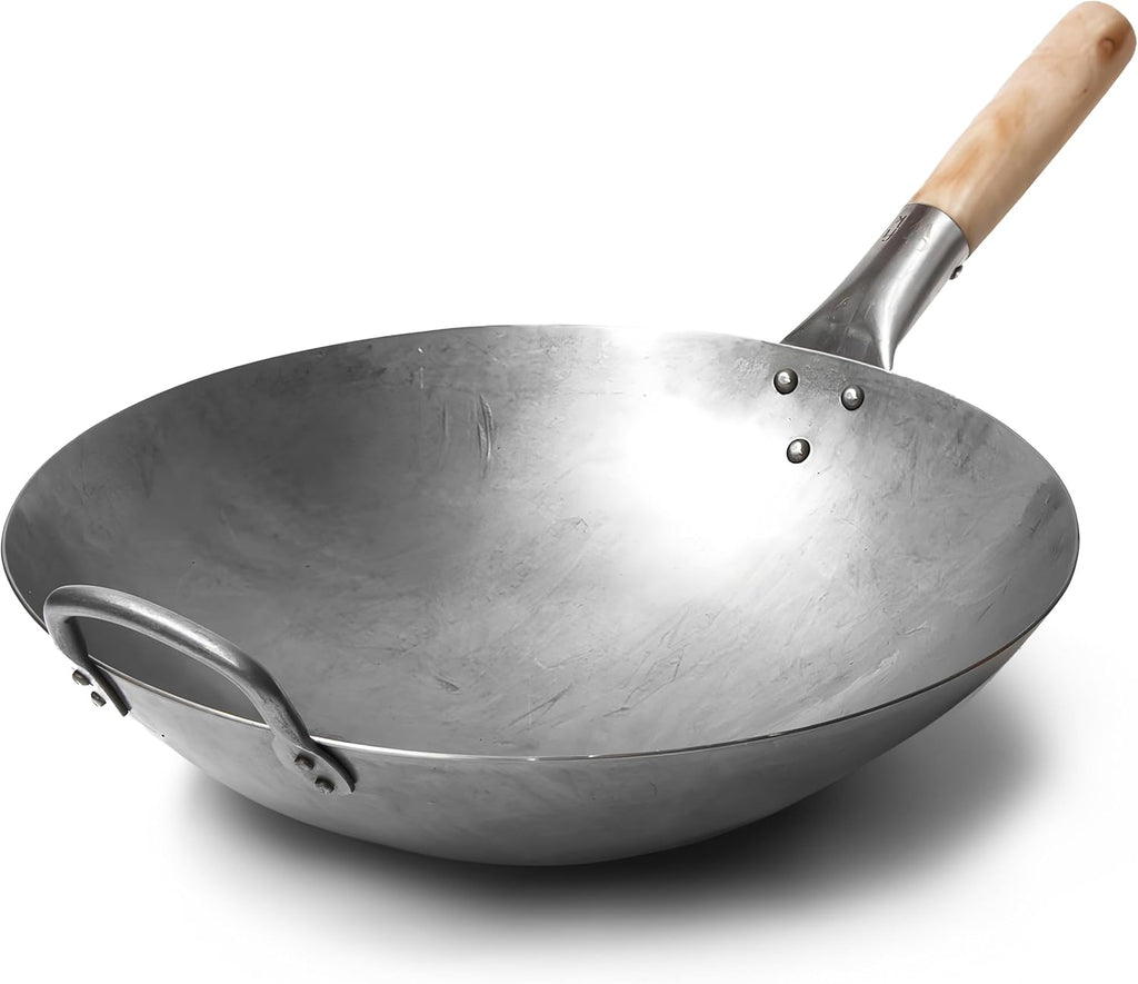Traditionele, met de hand gehamerde wok van koolstofstaal met houten en stalen handgreep (diameter 35,6 cm, ronde bodem) / 731W88 van